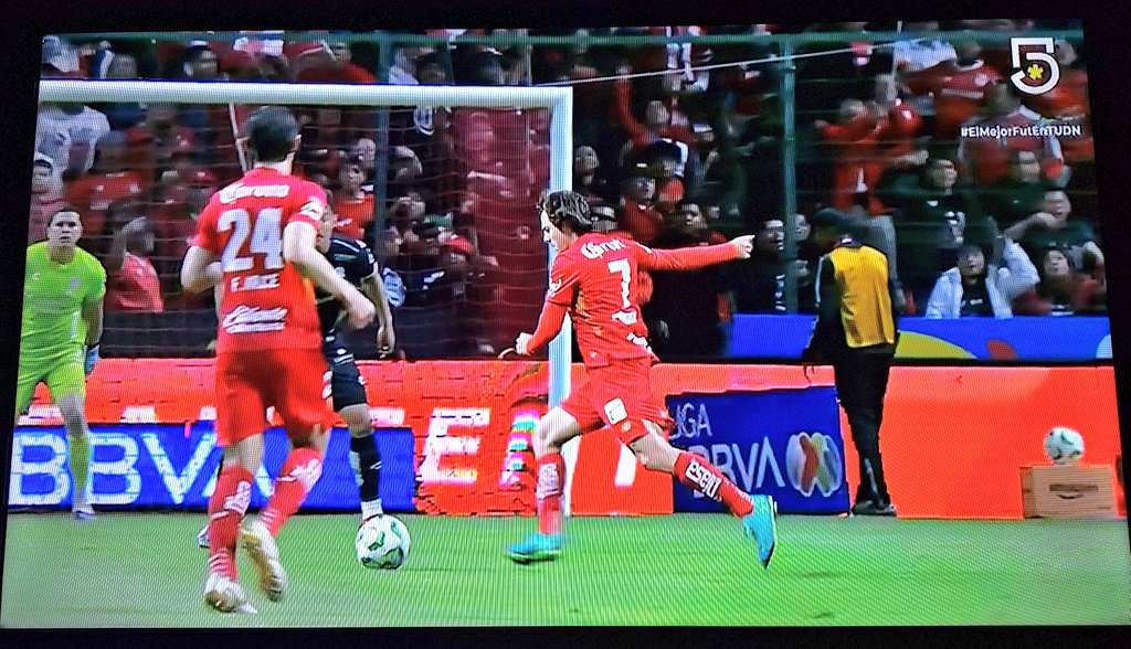Robo descarado en Toluca. Adonai Escobedo se inventa un penal y empata San Luis. 

El VAR infumable... // (ra)