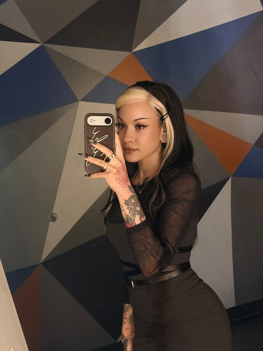 omgitssuki's tweet image. Femdom girlies who are also alt&amp;gt;&amp;gt;&amp;gt;&amp;gt;&amp;gt;