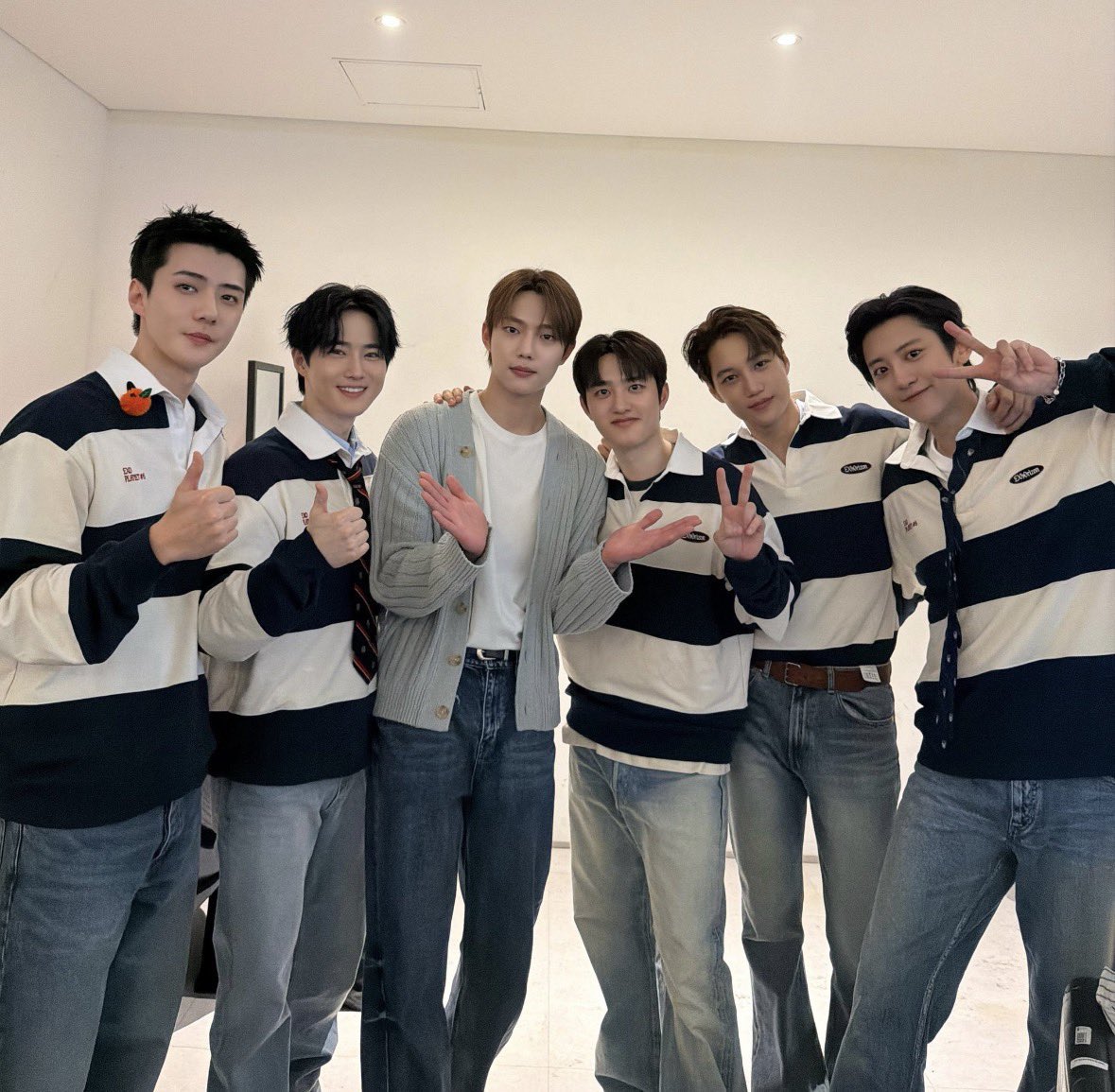 elise🐤👑 tweet media