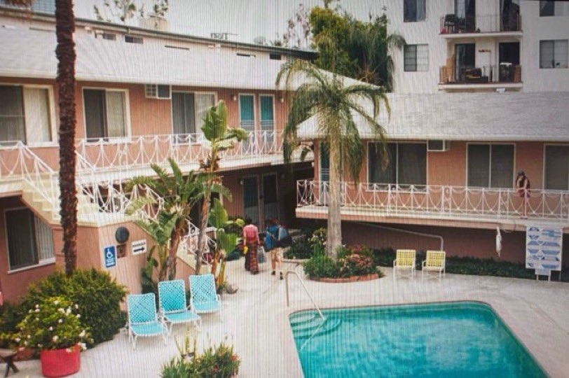 chris :( tweet media