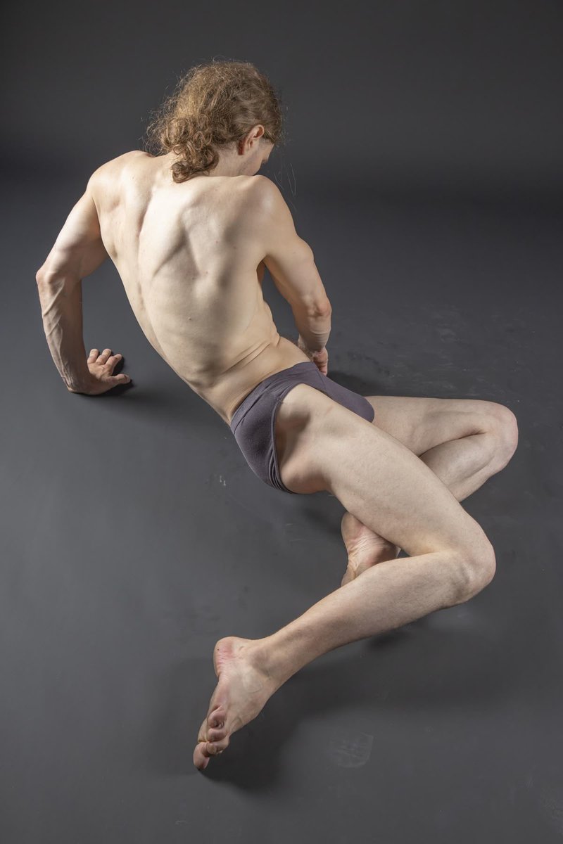 은둔형 오타쿠 tweet media