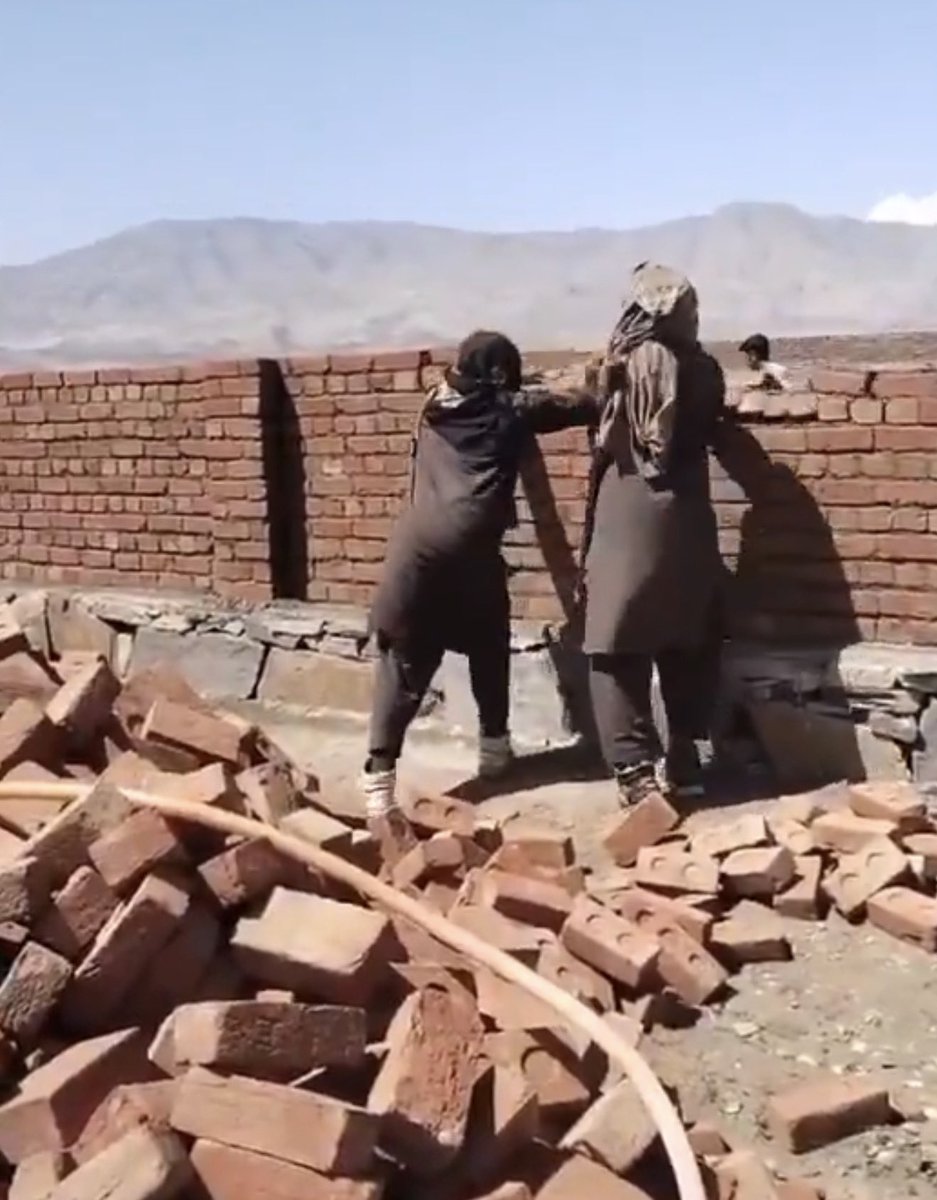 ملا پوهنمل څار tweet media