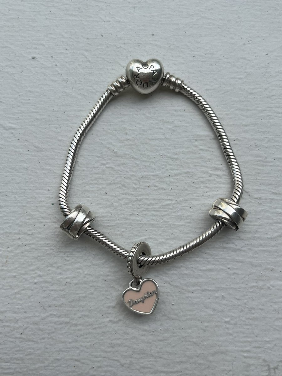 ยกเส้น 2400 ส่งฟรีค่ะ ไม่มีอปก. กทม.นัดรับได้วันนี้เลย เส้นบีเขียว ม.เกษตร
*กำไลเส้นนิ่ม ไซส์17

#pandoraส่งต่อ #ส่งต่อpandora #pandoraมือสอง #pandora #แพนโดรามือสอง