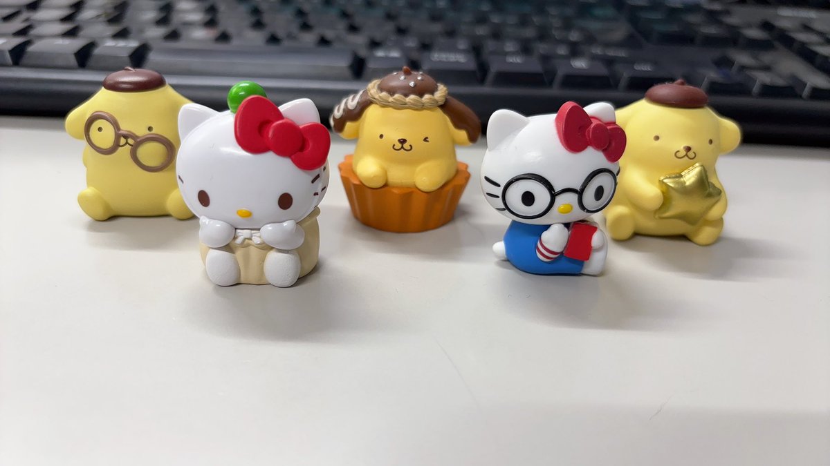 Ma0803Ka's tweet photo. ガチャガチャ被ったからあげるっていつもニコニコしながら持ってきてくれる子がいて、結構集まった(  ˊᵕˋ  )♡
かわいいねー( ◜◡◝ ) https://t.co/7gpQWJTRrt