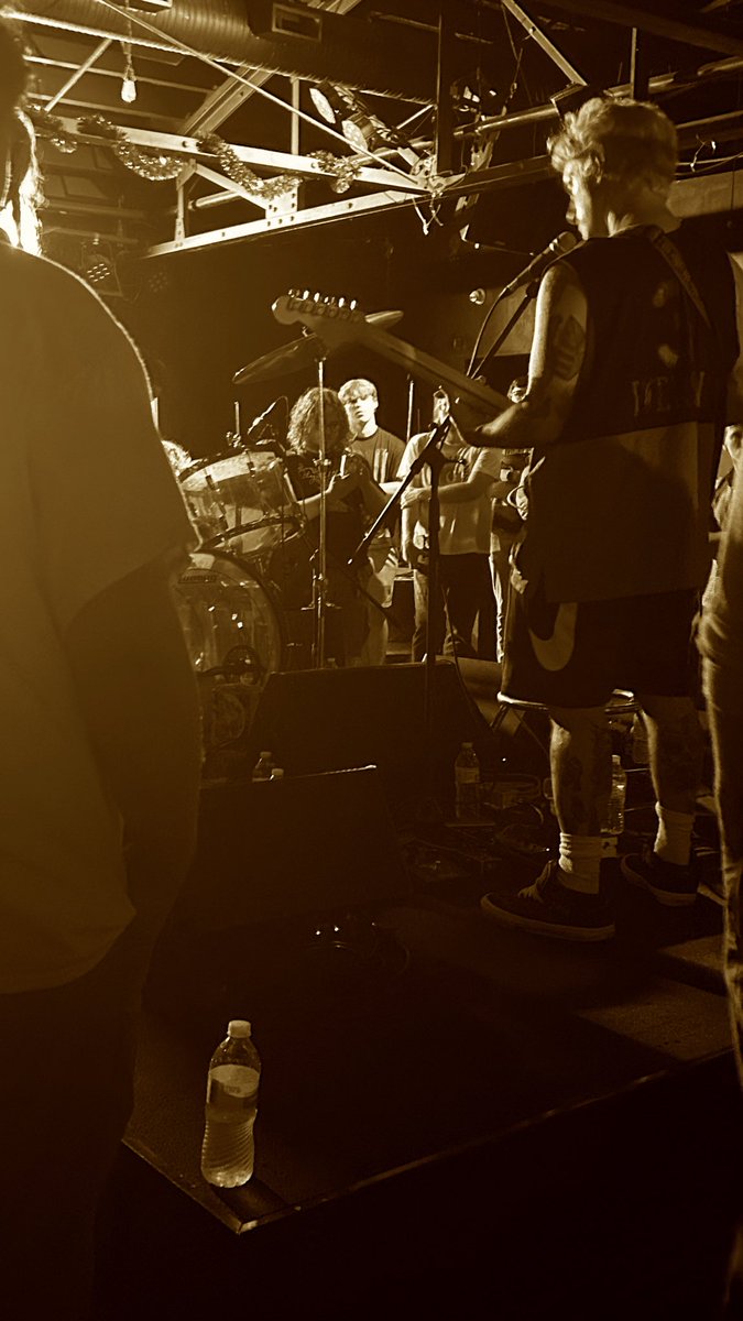 CarpeDMT's tweet photo. They played this set like that one Dane Cook comedy special https://t.co/8ugMQ8ji5v