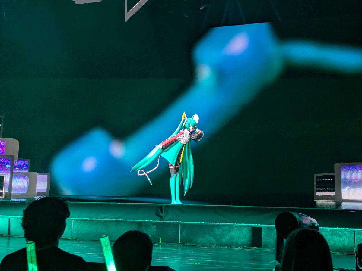 . ⟢ connect commune miku ˘ | miku expo nj 5/7 🔜 ! tweet media