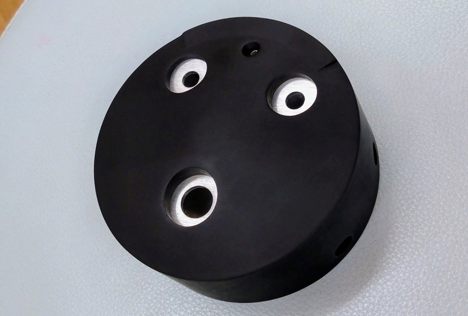 kanengomibako's tweet image. アルミ板金＋3Dプリンタ（JLC Black Resin）
ピッタリとハマって気持ちいいです。
#JLC3DP
#JLCCNC
