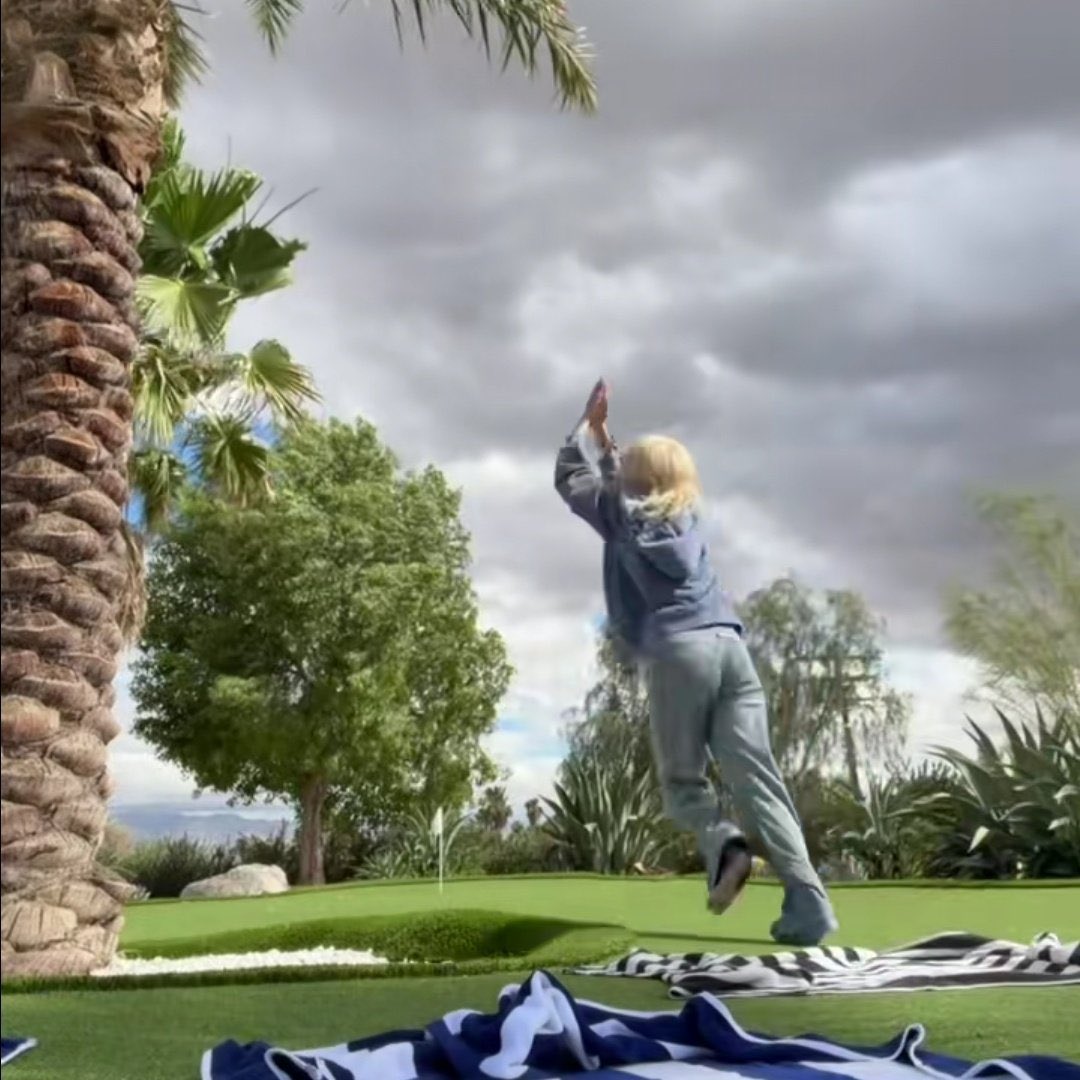 OrnumaYk's tweet image. มีบ้านหลังที่สองเป็น🇹🇭
ชีวิตติดไหว้ 😝 
เป็นเด็กเก่ง เล่นสนุกได้คนเดียวแม่ๆไม่ต้อวห่วง 🤣 

#ตลกธรรมชาติ 
#ROSÉ 
ดาว TikTok #Comeback 🌹💥💥💥