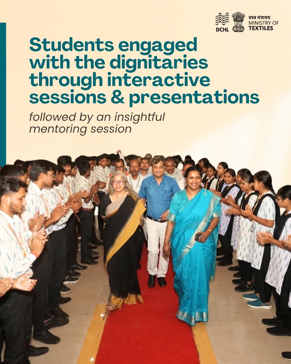 dchandlooms01's tweet image. Dr. M. Beena, Development Commissioner (Handlooms), and Ms. Amrit Raj, Development Commissioner (Handicrafts), inaugurated the Conference Hall and introducd handloom-based student uniform. 

#handlooms #inauguration #vocalforlocalindia🇮🇳
#viksitbharat2047 #college