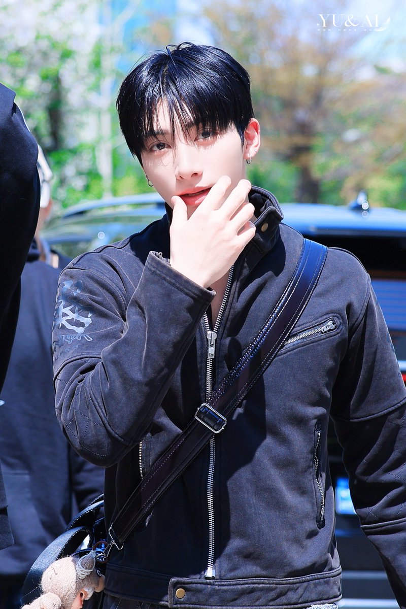 𝗬𝗨 & 𝗔𝗜 tweet media