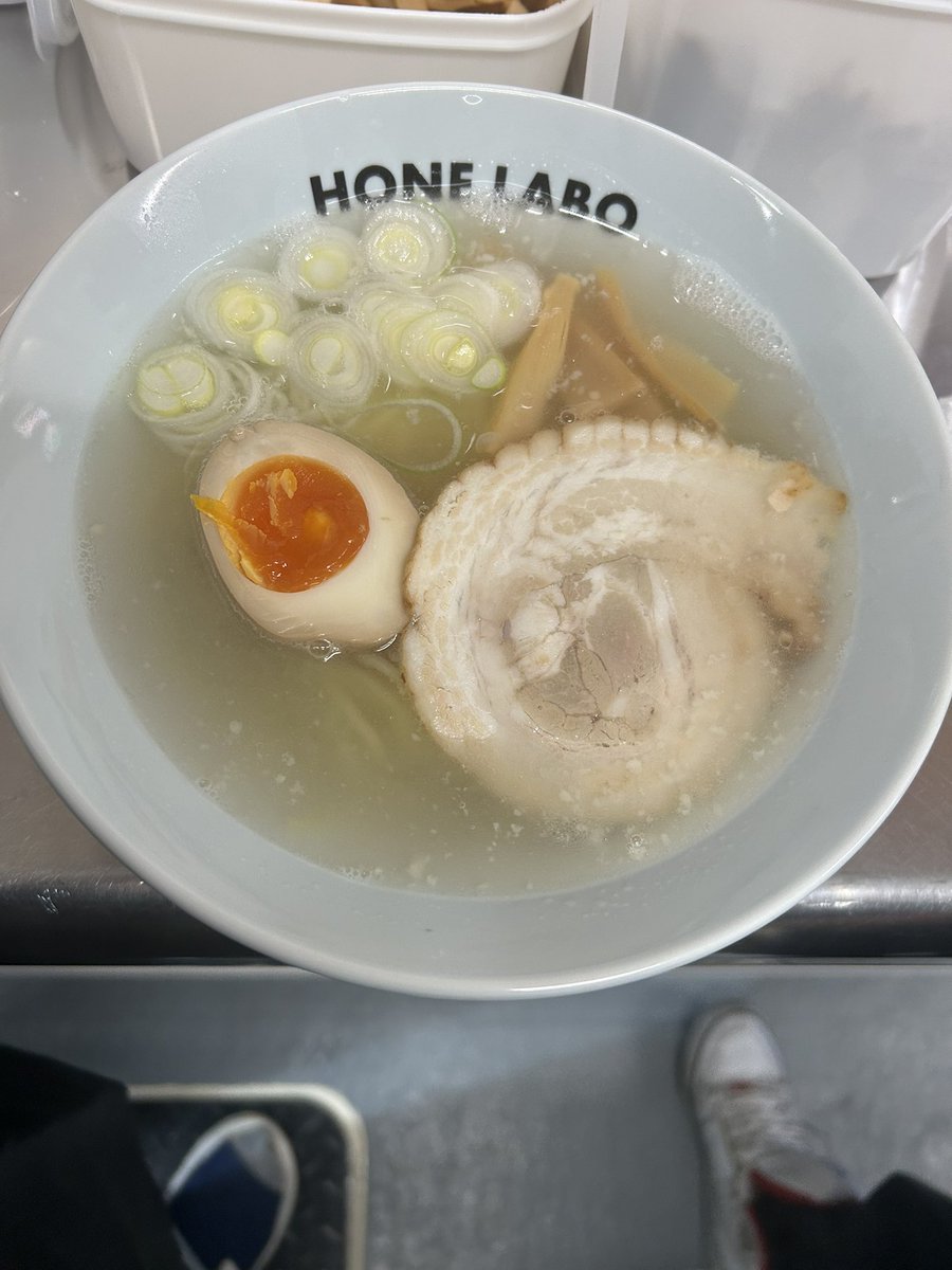 ramen_hone's tweet photo. 鶏塩清湯 https://t.co/Bq5JGJp5Ta