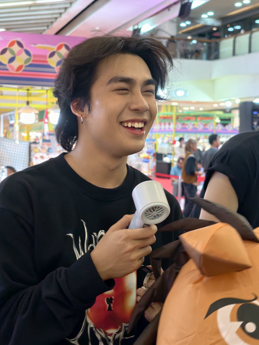 สุขสันต์วันสงกรานต์ มีความสุข ร่ำรวยๆนะคะ เดินทางปลอดภัยด้วยค่ะ 
#Markachi_T