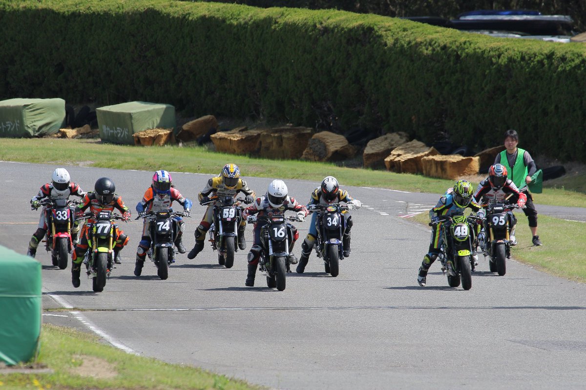 7aQ4zcsJ3FlXGoy's tweet photo. オールジャパンミニバイクレース第1戦に参戦して来ました。
予選で珍しく転倒して、決勝は右手が痺れてまともに走れなかったそうです。
予選4位/8台
決勝5位/8台

しばらく休憩かも…

#ETHOSdesign
＃SMG
＃HRCGROM
＃オールジャパンミニバイクレース
＃堺カートランド https://t.co/IA52bdylff