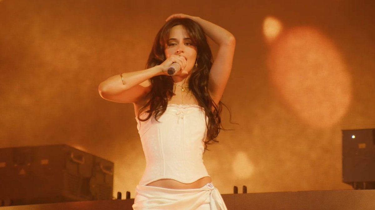 CabellopicsBR's tweet photo. camila cabello at coachella 2026 🔥 https://t.co/CswnFraAqV