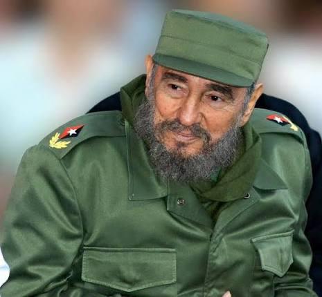 Fidel: "Y mientras haya la inteligencia y haya el corazón de nuestro pueblo, y mientras que la inteligencia y el corazón de nuestro pueblo estén con la Revolución, jamás la Revolución será vencida". 
#100AñosConFidel <a href="/JHGcasanova/">julio Heriberto Gómez Casanova</a>