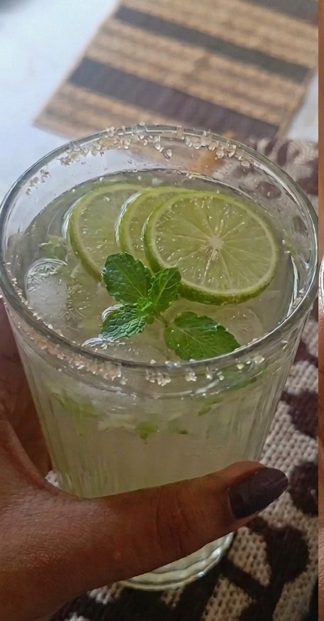 FocuzNxt's tweet image. A healthy start,
Fresh mindset,
Most importantly focusing on myself and my goals 😎💯 

#HappyMonday #Selflove #healthylifestyle #fitness