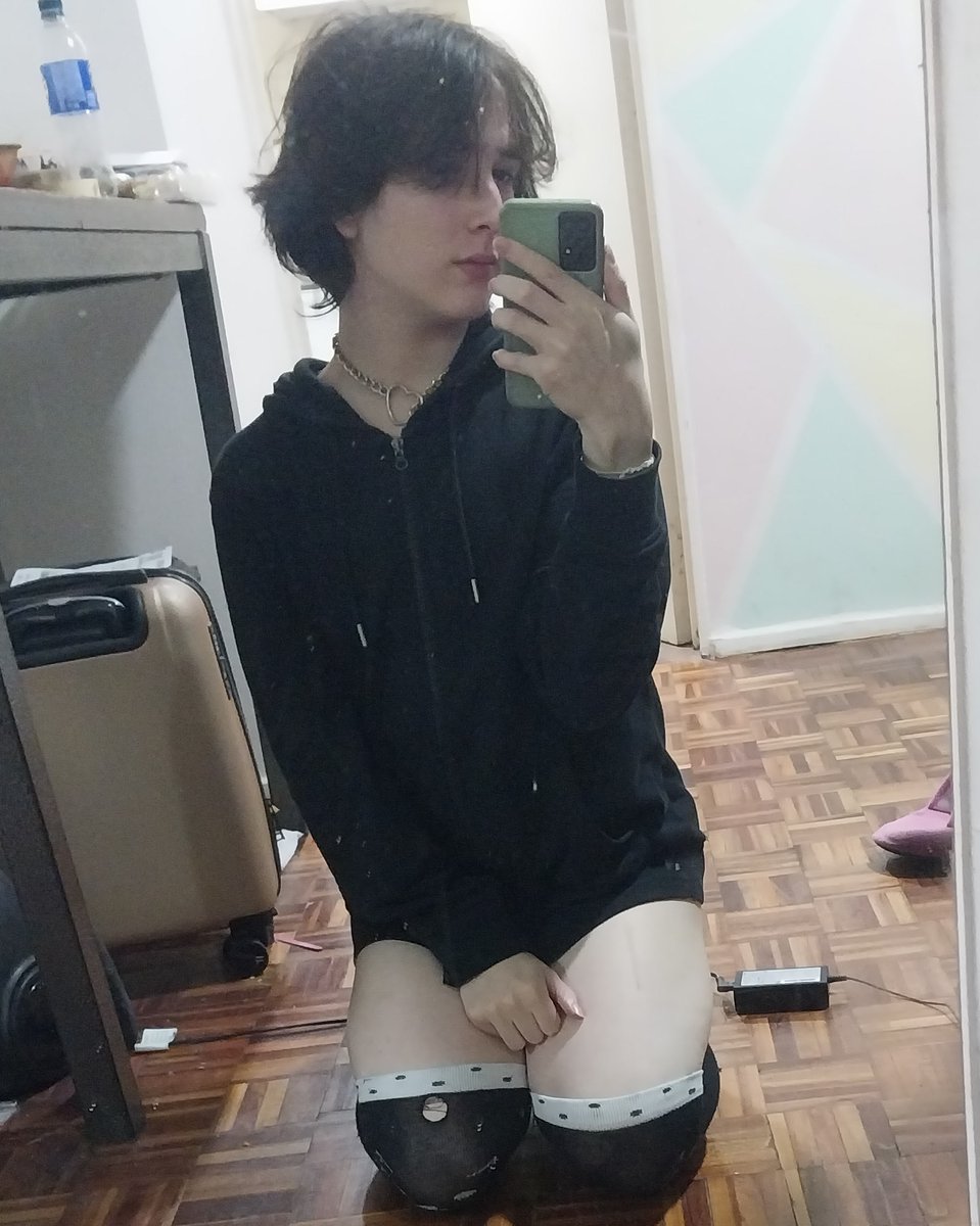 Parcraf_'s tweet photo. Do you like my thights?

#femboy #femboyfriday #twink #androgynous #softboy https://t.co/zUeTO6RkBs