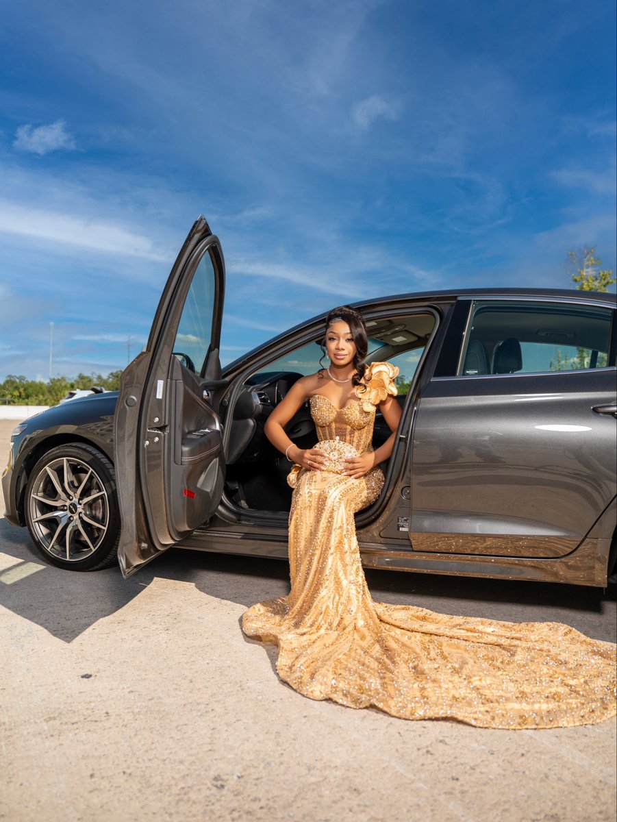 THE ONLY QUEEN tweet media