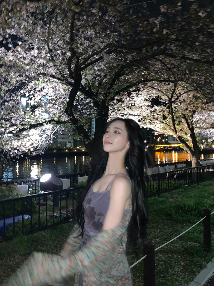 순간의 카리나 tweet media