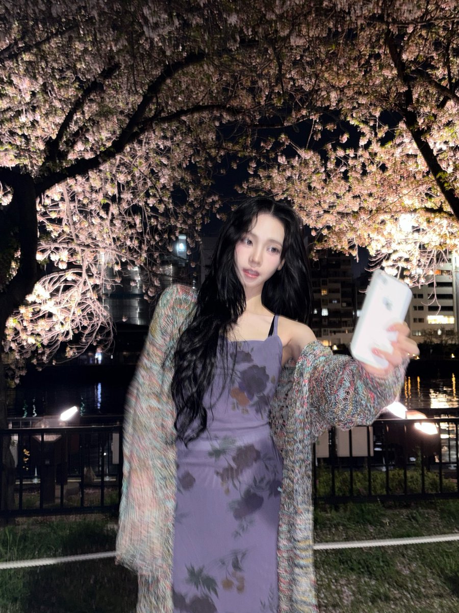 순간의 카리나 tweet media