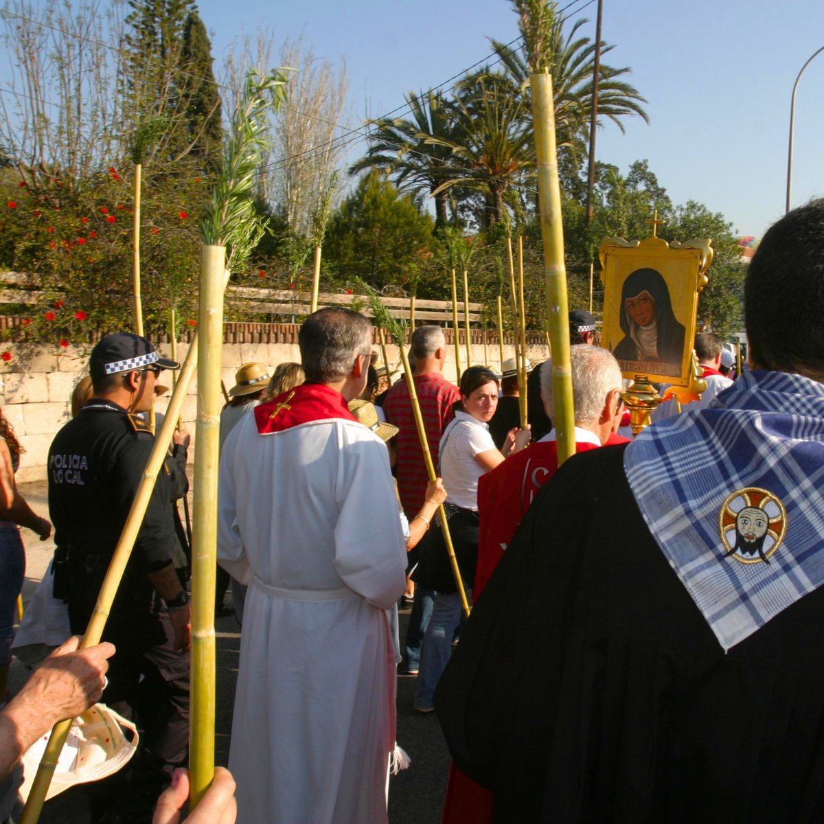 costablancaorg's tweet image. 🙏🌿 Este jueves 16, #Alicante celebra la Romería de la Santa Faz, una de las tradiciones más multitudinarias de la #CostaBlanca.
7h: reparto cañas🌾
8h: inicio La Peregrina⛪
7 a 11:30h: Paraeta Municipal☕
10:30 a 11:30h: apertura Camarín y misa 🙏
Info: bit.ly/BlogFestesAbril