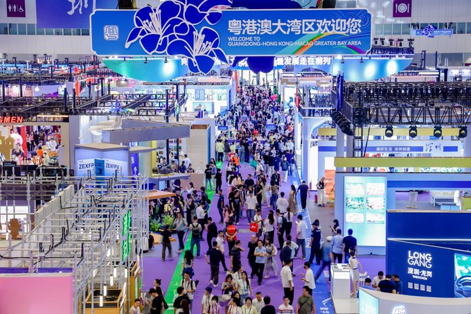 StraitHeraldFr's tweet image. La Foire internationale des industries culturelles de Chine (Shenzhen) (#ICIF) revient du 21 au 25 mai 2025.
Elle comprendra 8 halls d'exposition couvrant 160 000 m², présentant plus de 120 000 produits culturels provenant de plus de 100 pays et territoires. @sz_mediagroup