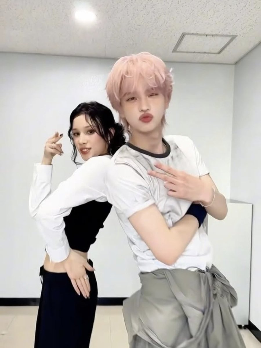 shinvelyu's tweet photo. the lila classmates now have already debuted and are successful with their own groups. shinyu &amp; hiyyih you guys have come such a long way!🥹 https://t.co/raclNCblPf