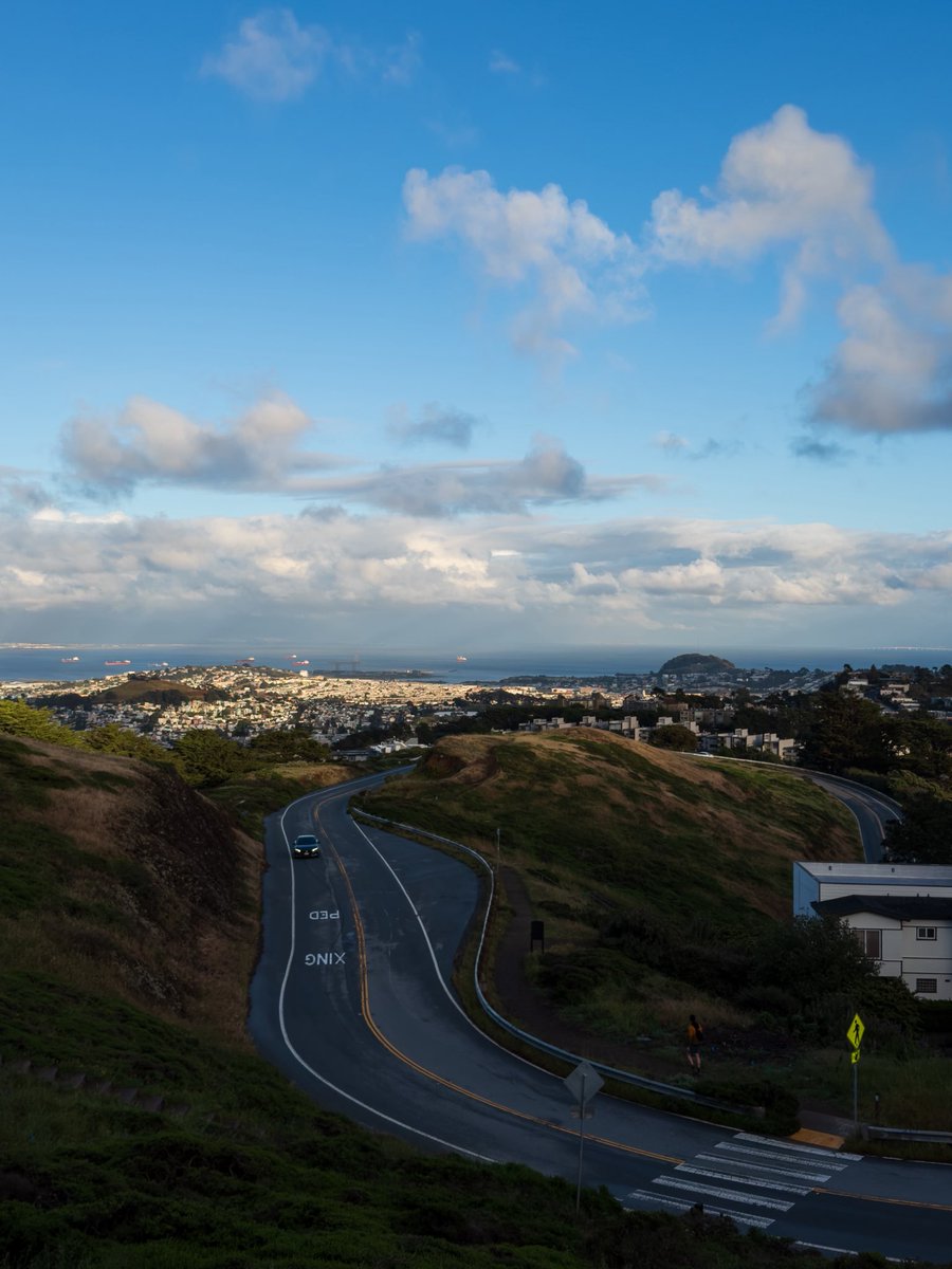 carelbaley's tweet photo. twin peaks is free therapy with better views https://t.co/pb0AEQjYHA