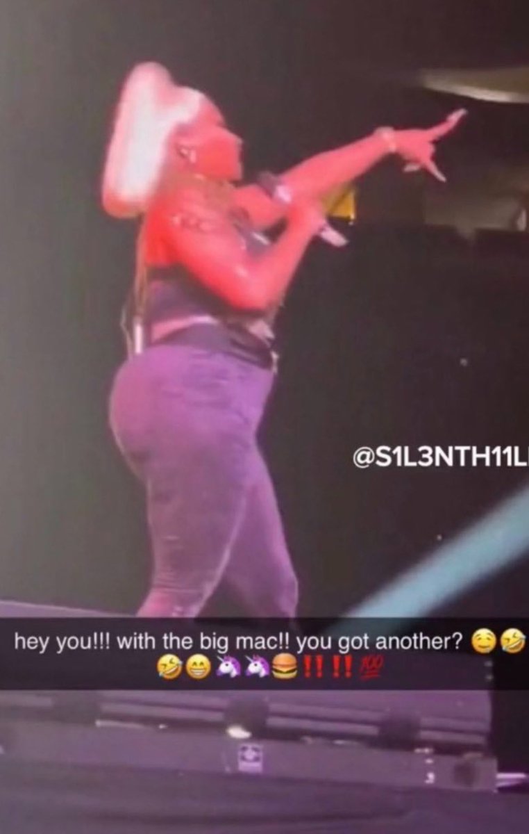 cardiBardi tweet media