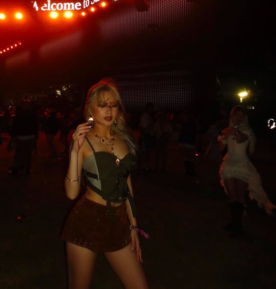 den² || astro.j tweet media