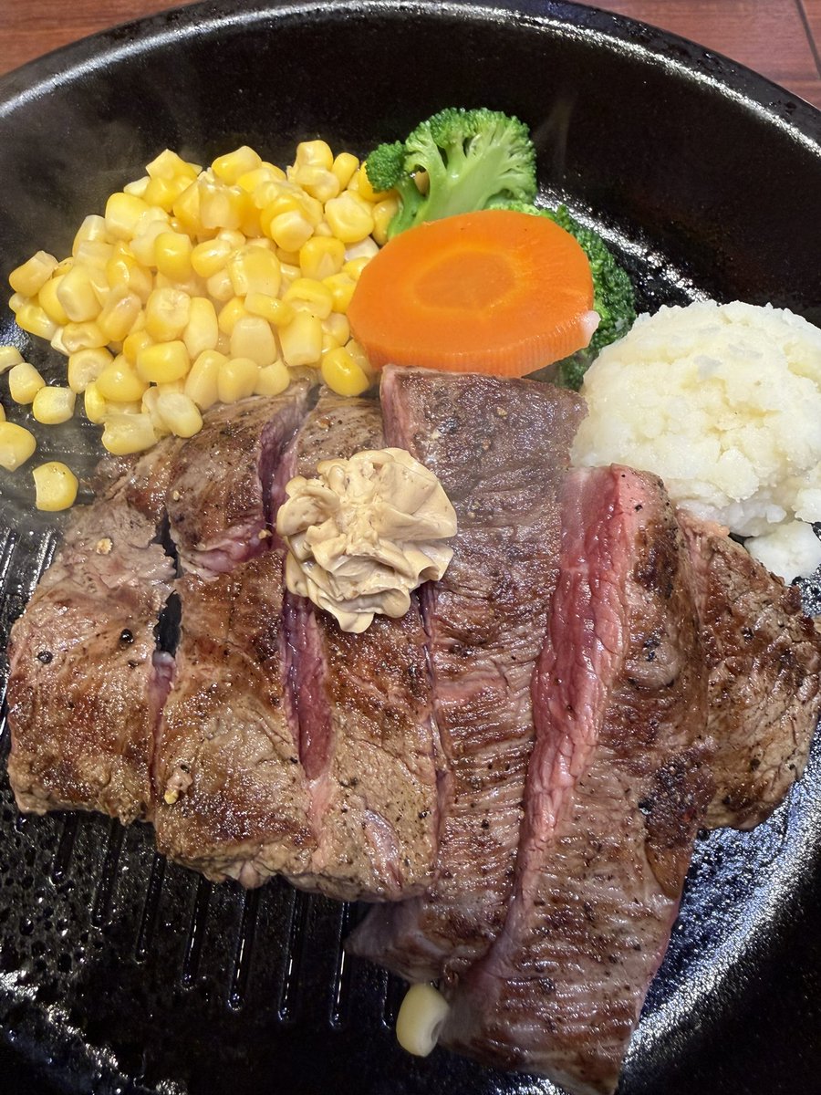 いきなりステーキ、前ほど混んでないから嬉しい😊
回転寿司で毎回2000円オーバーするならとステーキに。