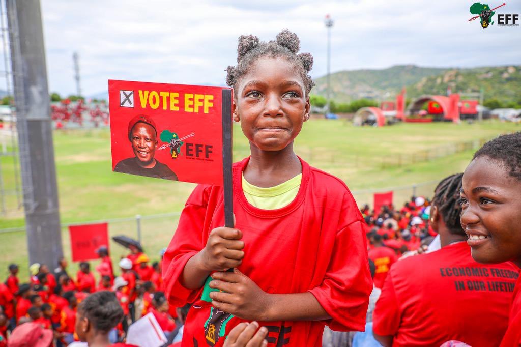 MaponyaRamodike's tweet photo. Good Morning Ma Fighter ka Jujuβ₯οΈππ€.
#Screenshotrevolution #Followafighter #EFF #EngageAFigther #Starvethedevil #RegistertovoteEFF2026LGE https://t.co/rDhEbXuZrb