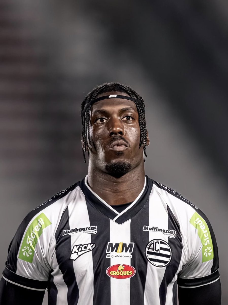 leonardotipster's tweet image. E o português RONALDO TAVARES? 🇵🇹🔥

Vem chamando atenção nessa Série B pelo Athletic.

Hoje meteu um hat-trick contra o CRB, chama atenção pelo porte físico e finalização apurada.

Deve subir de nível no meio do ano ou na próxima temporada, bom jogador!