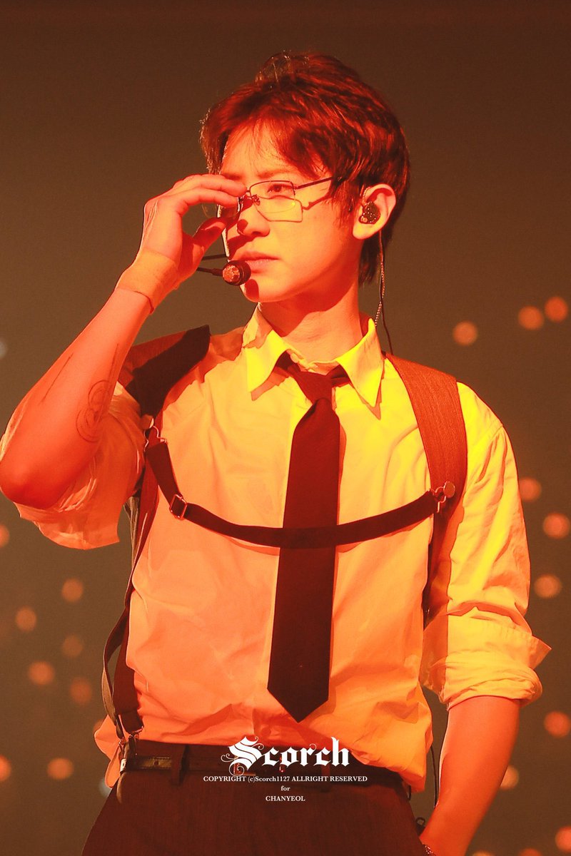 thepikka's tweet photo. : นายจะยังตามดูแลเราทำไม ? 
   เราไม่ได้เป็นอะไรกันแล้วนะ

: คุณท่านมอบหมายผมมา
  และอีกอย่าง ใบหย่า ผมไม่เซ็น https://t.co/kX4jSyxpWs