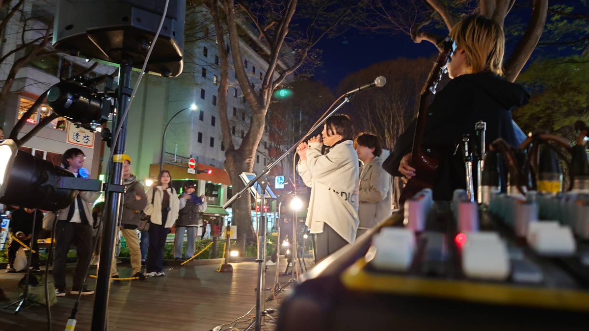昨日は強風の中 #ストリート大作戦 たくさんのご来場ありがとうございました！スタッフ不足であちこちフォロー回ってたので全然写真撮る暇なかった！良い感じの写真ぜひ共有させてください。
各アーティストへの応援チケットは引き続き購入可能ですのでお楽しみ頂けたらぜひ！
x.gd/street260412
