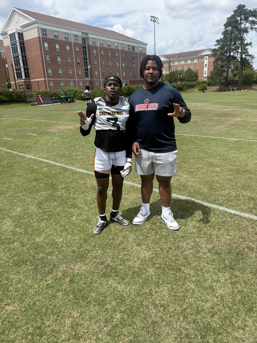 RyanW_77's tweet photo. Had a Great time this weekend at JSU and Southern Miss @CoachRamirezJSU @CoachSCoughlin https://t.co/jQjDslCHjU
