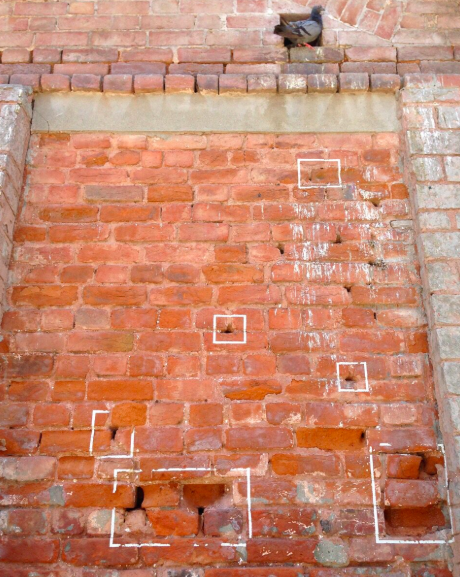 dibang's tweet photo. जलियांवाला बाग नरसंहार के शहीदों को सादर नमन
जब मैं #JallianwalaBagh गया, तो मैंने उन दीवारों पर गोलियों के निशान देखे और उन्हीं दीवारों पर बैठे कबूतर देखे... इतिहास आज भी वहां सांस लेता नज़र आता है.
13 अप्रैल 1919, बैसाखी का दिन, अमृतसर के जलियांवाला बाग में हजारों लोग Rowlatt Act, के विरोध में शांतिपूर्ण सभा के लिए इकठ्ठा हुए. 
तभी अंग्रेज़ अधिकारी General Reginald Dyer, ने बिना किसी चेतावनी के सैनिकों को भीड़ पर गोली चलाने का आदेश दे दिया. 
सरकारी आंकड़ों के मुताबिक 379 लोग शहीद हुए, जबकि कांग्रेस ने यह संख्या 1,500 बताई.