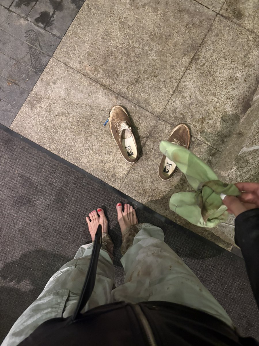 大脚女孩bigfeetgirl tweet media