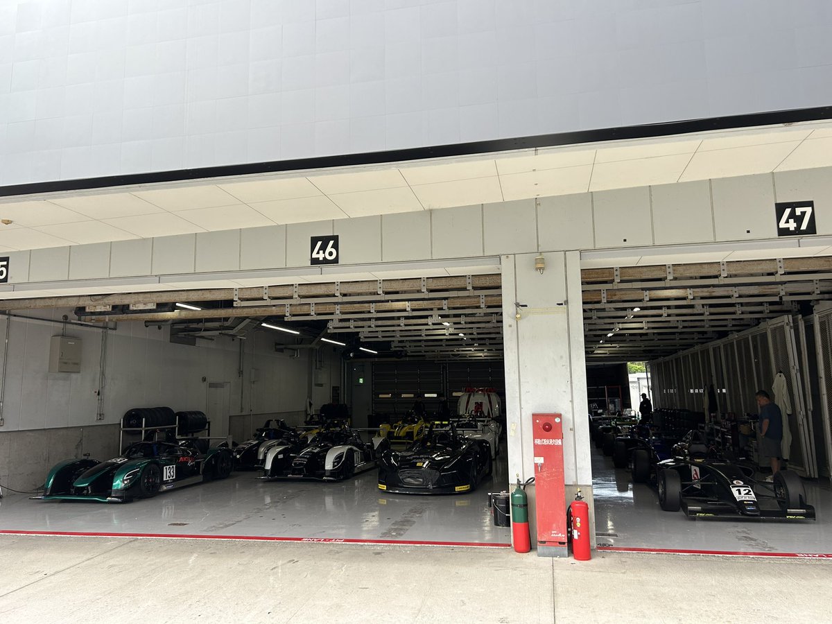 DelightGarage's tweet photo. スポーツ走行のサポートで
昨日今日は#鈴鹿サーキット https://t.co/rHGYb20liB
