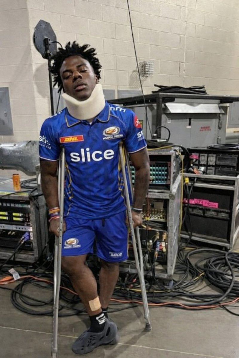 R A T N I S H tweet media