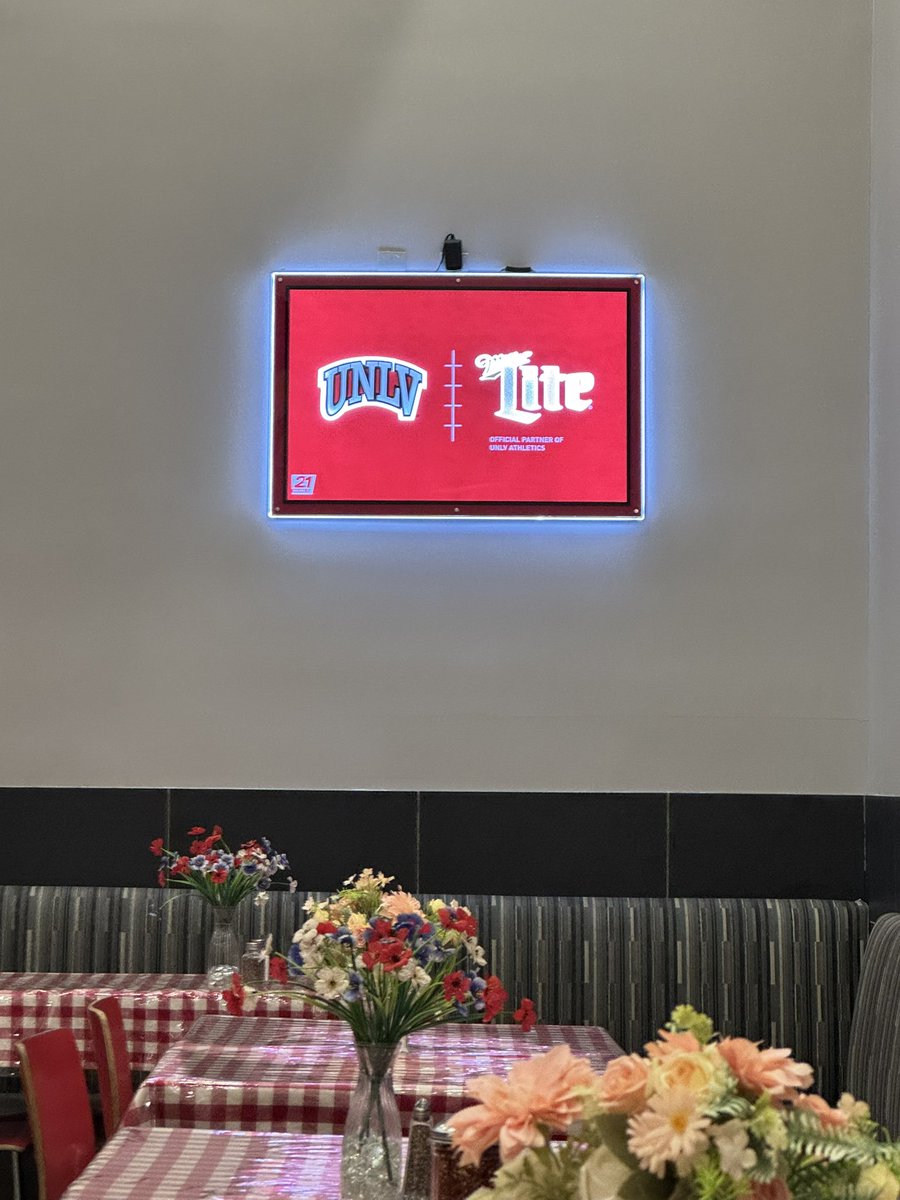 Elite LED sign at Sbarros in Planet Hollywood Miracle Mile Shops