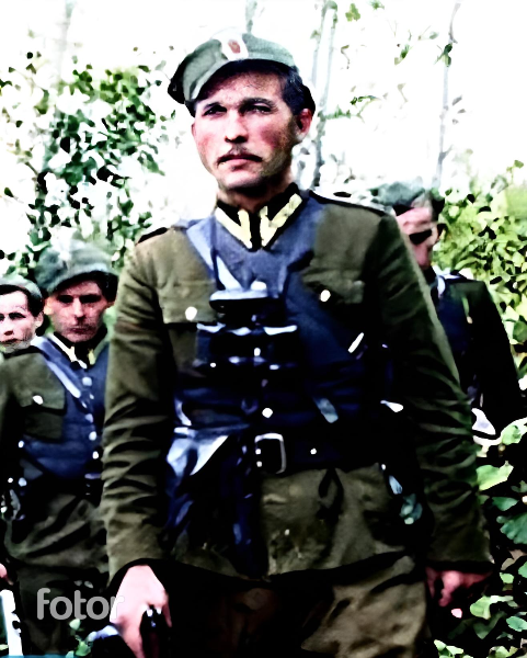 270 żołnierzy KBW, niezliczona
liczba bandytów z UB i milicjantów,
2 samoloty wojskowe - tyle sił
potrzebuje czerwona hołota, by
dopaść jednego żolnierza.

Kim był Mieczysław
Dziemieszkiewicz, że komuna bała
się go tak bardzo?

Postrach bezpieki i komunistów.
Legenda Powstania