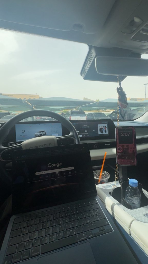 quaintrelle tweet media