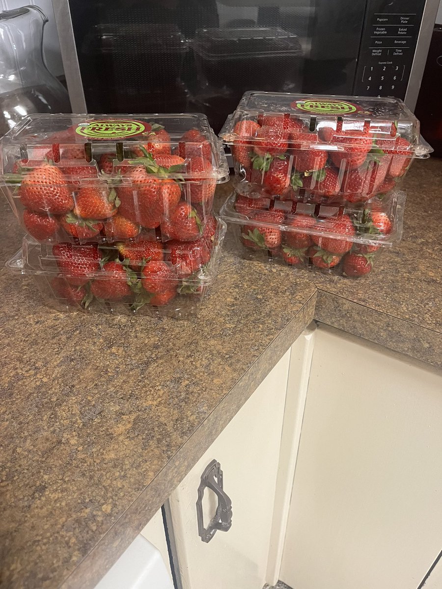 mikka 🍓💭 tweet media