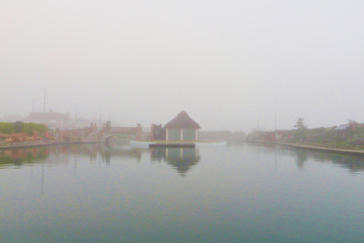 ineebrown51's tweet photo. Not every day dawns with a thick veil of mist. That's why I had to pull this photo from the archives for todays' #MistyMonday https://t.co/PSil8kXF22