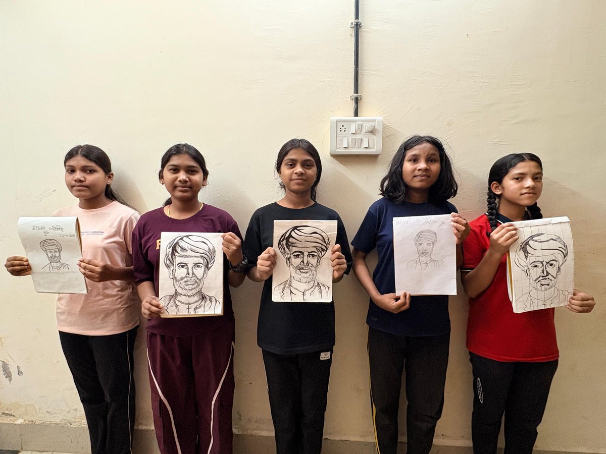 emrskorchi's tweet image. Emrs,कोरची ( ११. ०४. २०२६)
 १.सकाळचा योगा वर्ग.
 २. गोदावरी हाऊसद्वारे सकाळचा परिपाठ. 
  ३. लँग्वेज क्लबद्वारे विविध उपक्रम
  ४. राष्ट्रपिता महात्मा फुले यांची जयंती साजरी 
  ५.उपचारात्मक/ रेमेडीयल वर्ग.
 ६. महात्मा फुले यांच्या जयंतीनिमित्ताने चित्रकला उपक्रम
#emrs #emrskorchi