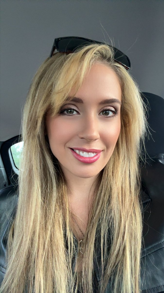 Angelica Amore XBIZ MIAMI tweet media