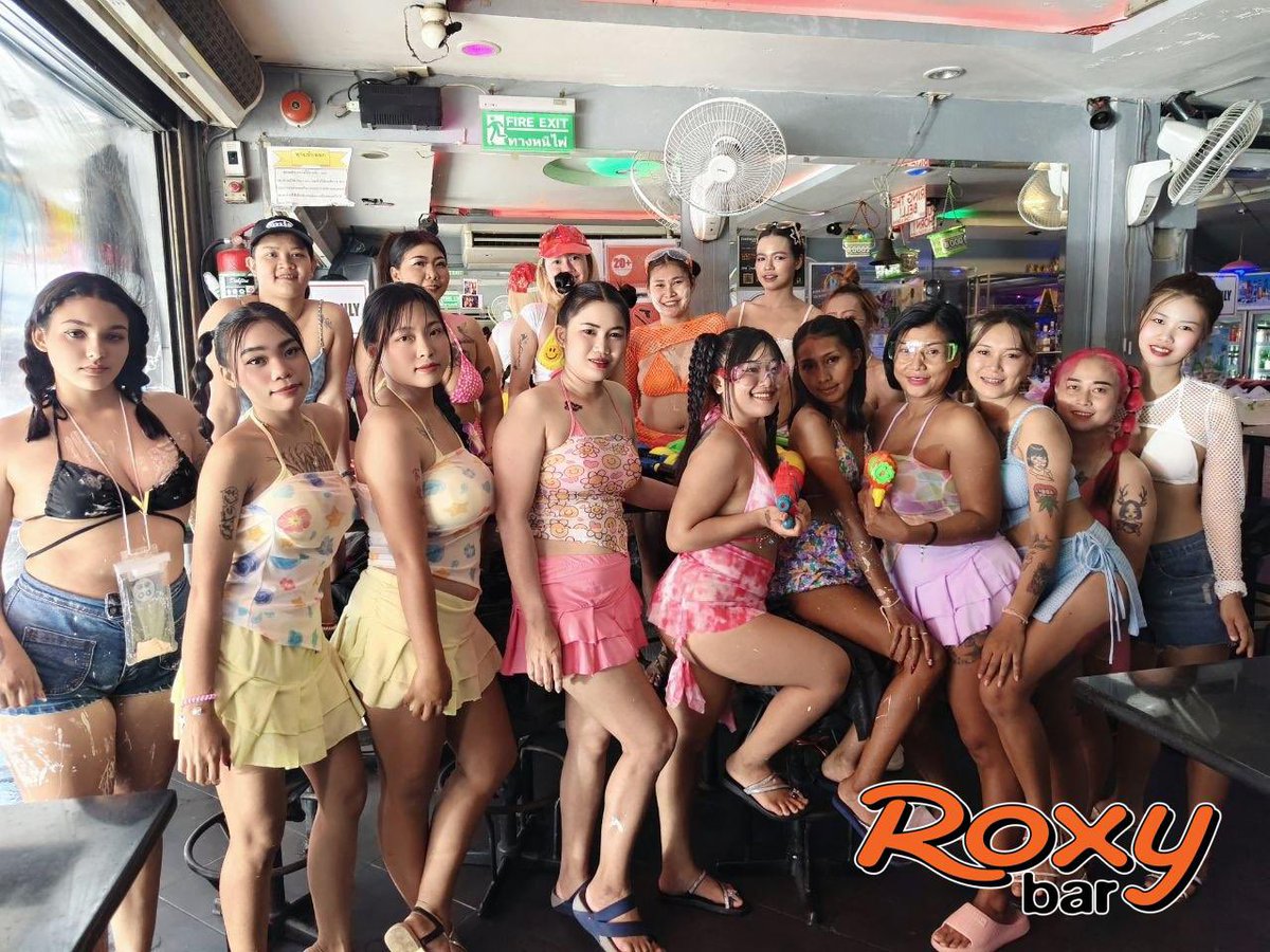 Roxy Bar Soi 6 tweet media