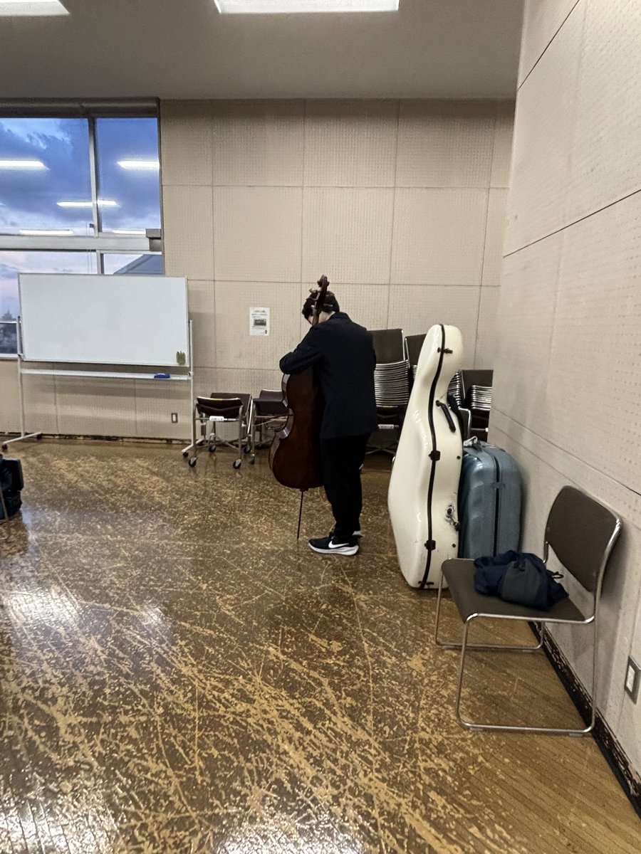 【練習記録🎻】
昨日は3回目の練習でした♩

おや！ この方は…！！
続