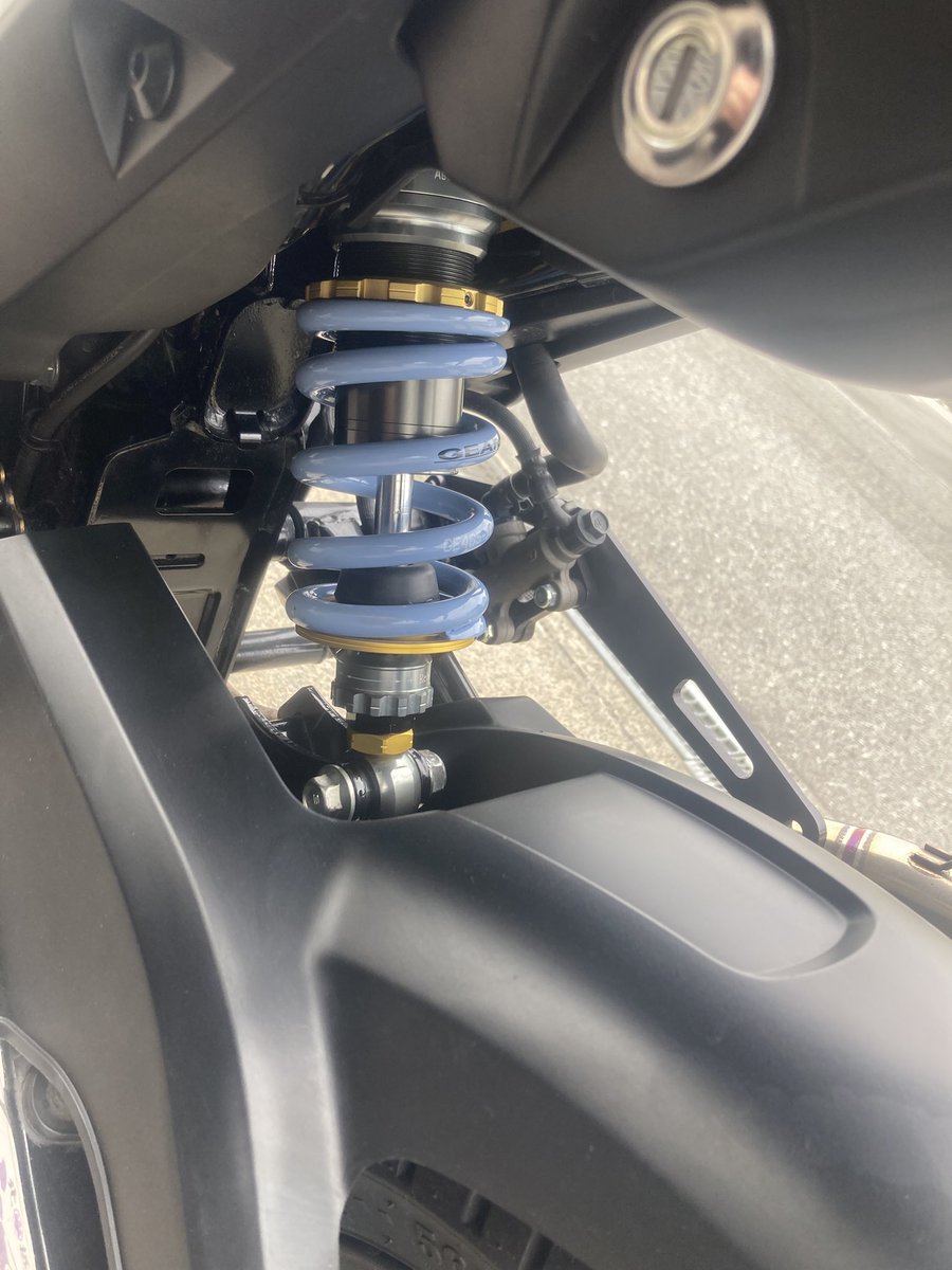 daiki_rider_'s tweet photo. だいぶカスタムした😁
・KITACO×GEARS リアショックアブソーバー
・outex ステムスタビライザー
・武川 パワーフィルター、大口径エアダクト
#グロム #JC92 #KITACO #GEARS #outex
#タケガワ https://t.co/grk1yk5yRu